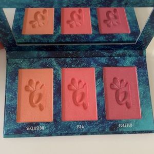 Alamar Cosmetics Colorete Blush Trio: MEDIUM/TAN